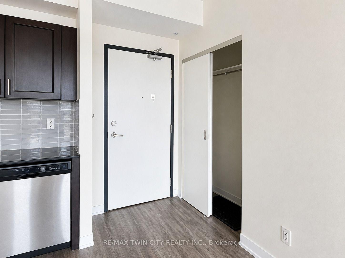 Photo 4 of Unit 1505, 128 King Street, Waterloo, Downtown Waterloo — HOMEH