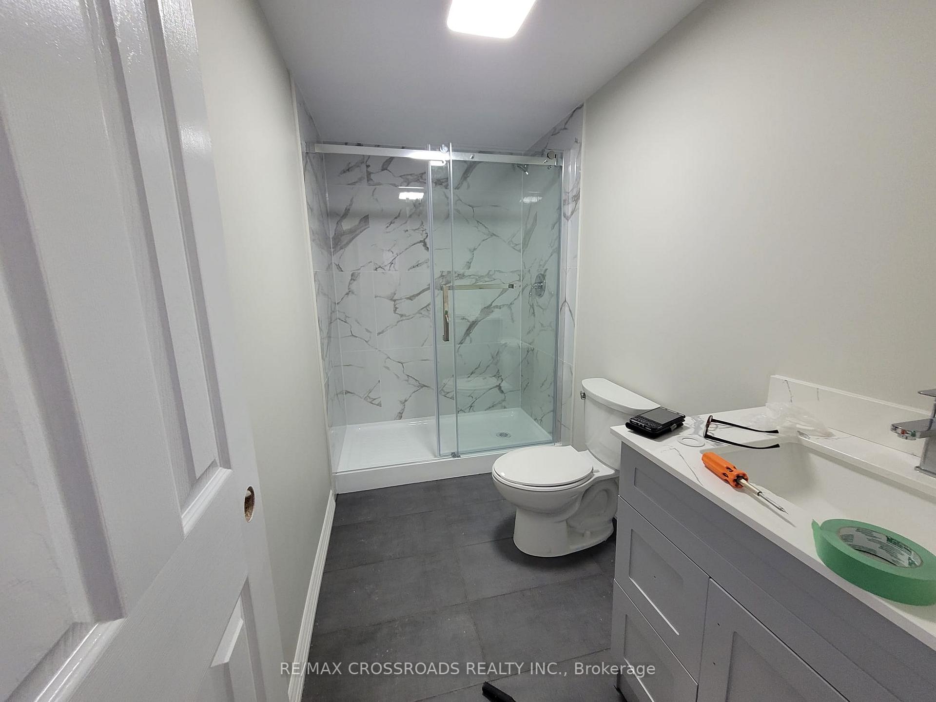 Photo 8 of Unit Main, 124 Major Mackenzie Drive E, Richmond Hill, Crosby — HOMEH