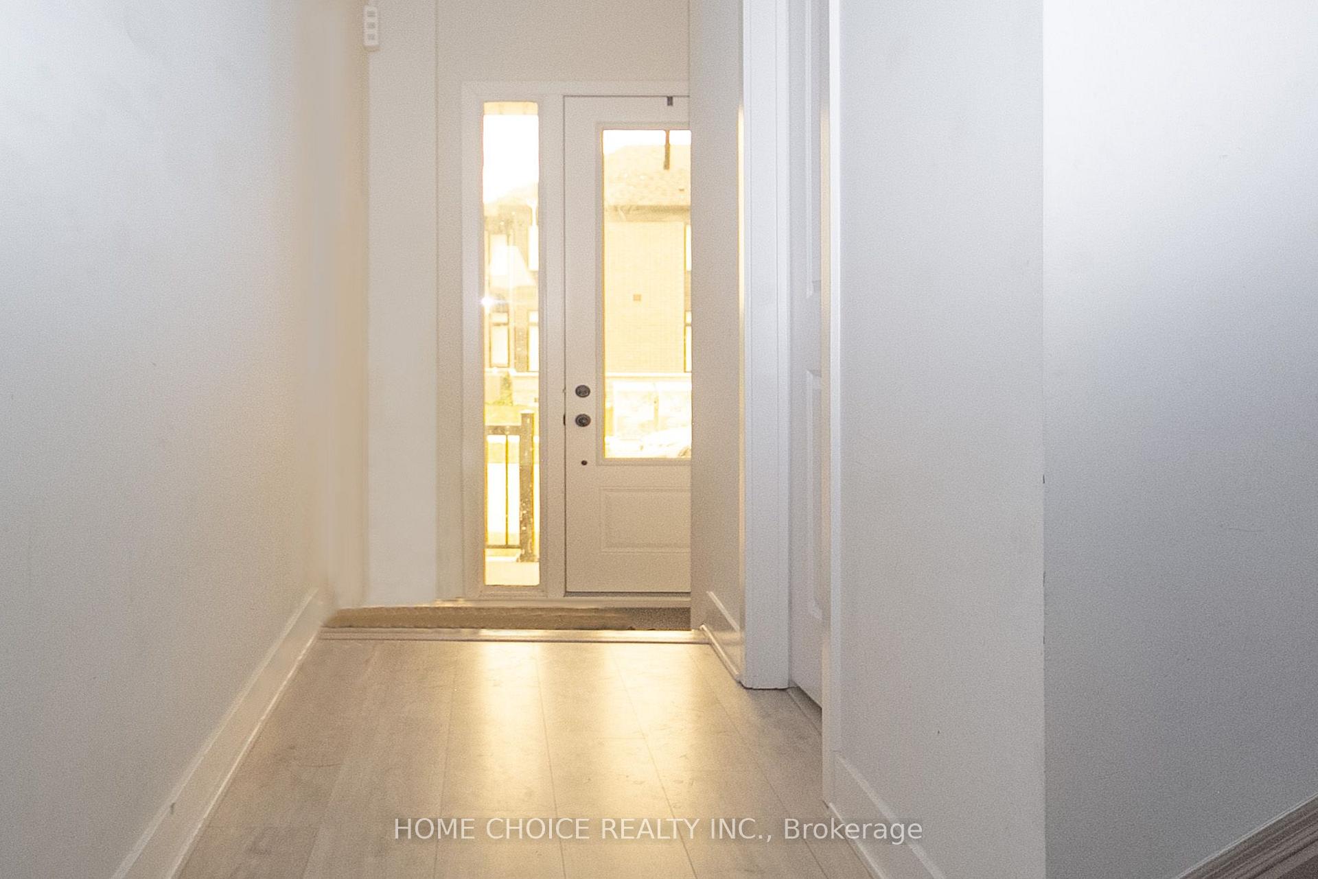 Photo 4 of 639 Pollock Grove, Peterborough, Monaghan Ward 2 — HOMEH