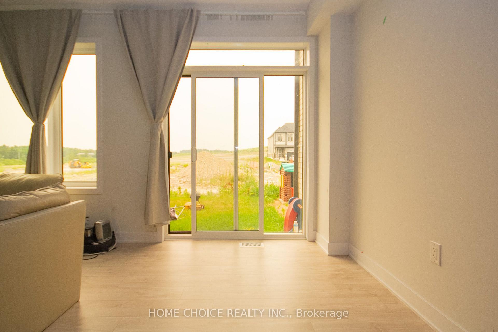 Photo 7 of 639 Pollock Grove, Peterborough, Monaghan Ward 2 — HOMEH