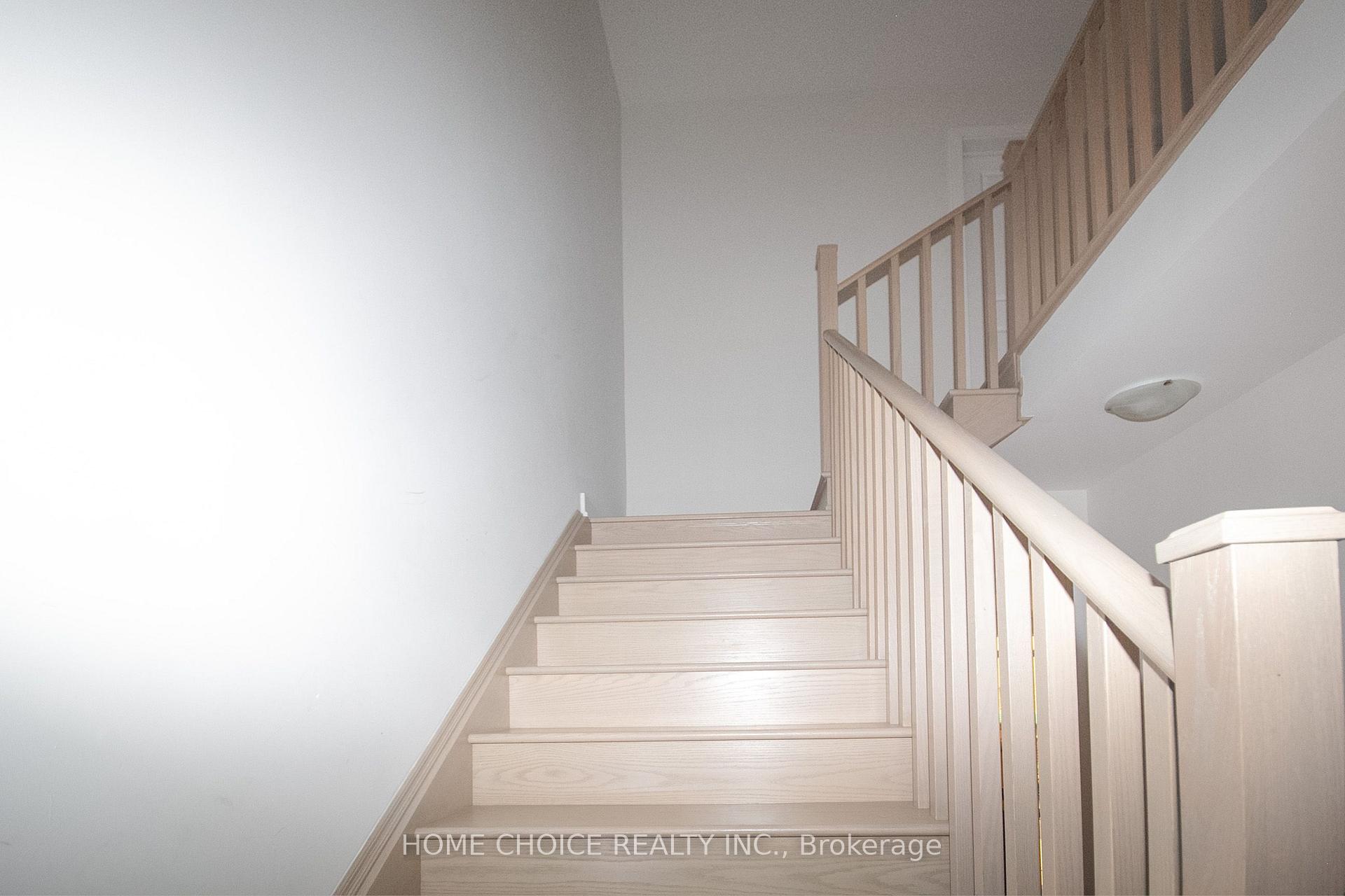 Photo 11 of 639 Pollock Grove, Peterborough, Monaghan Ward 2 — HOMEH