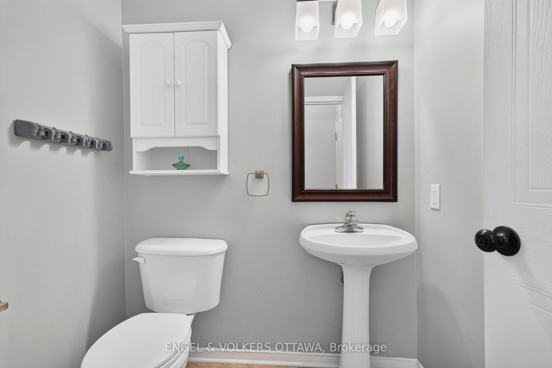 Photo 5 of 2123 Esprit Drive, Ottawa, Avalon East — HOMEH