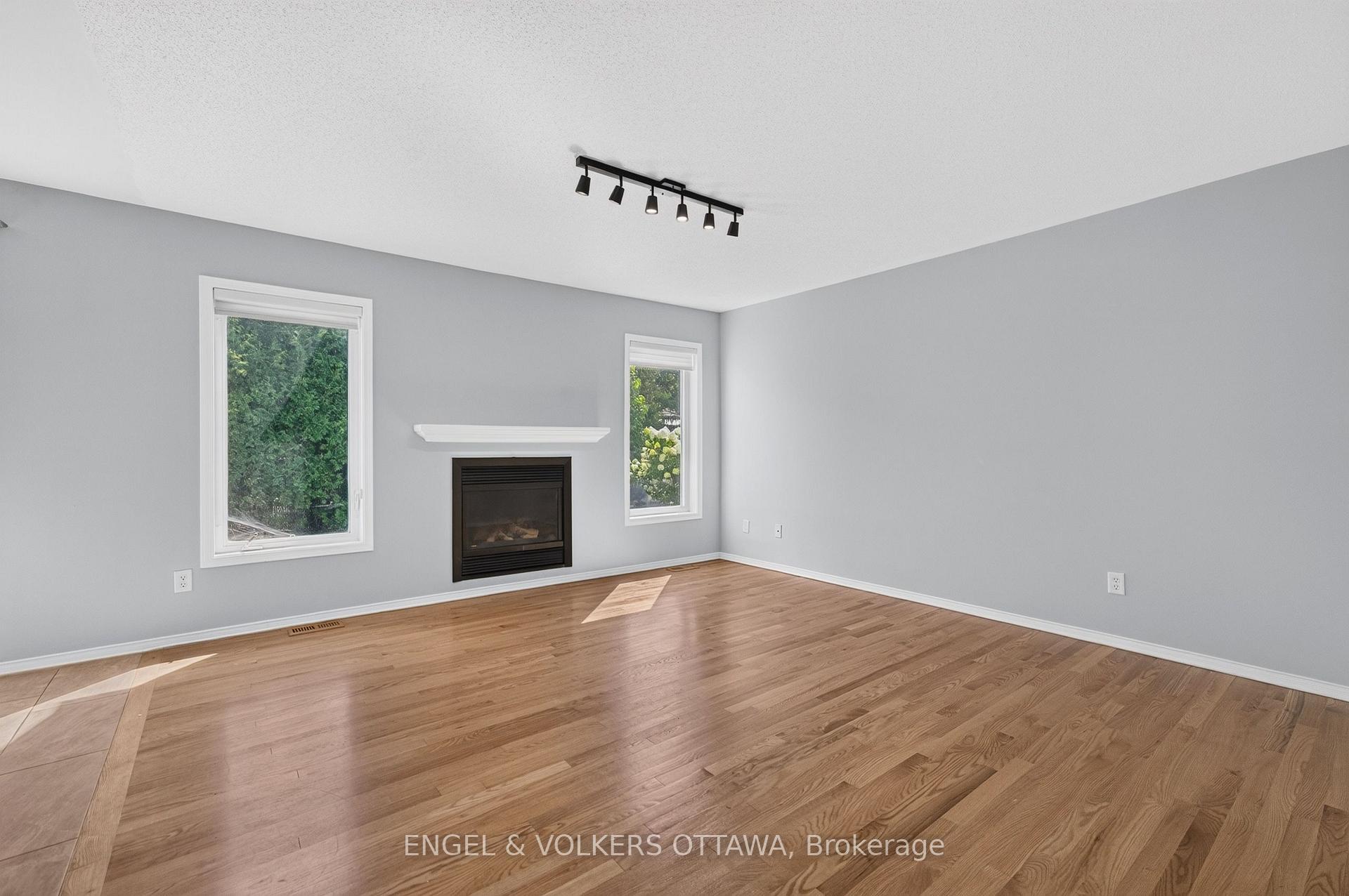 Photo 13 of 2123 Esprit Drive, Ottawa, Avalon East — HOMEH