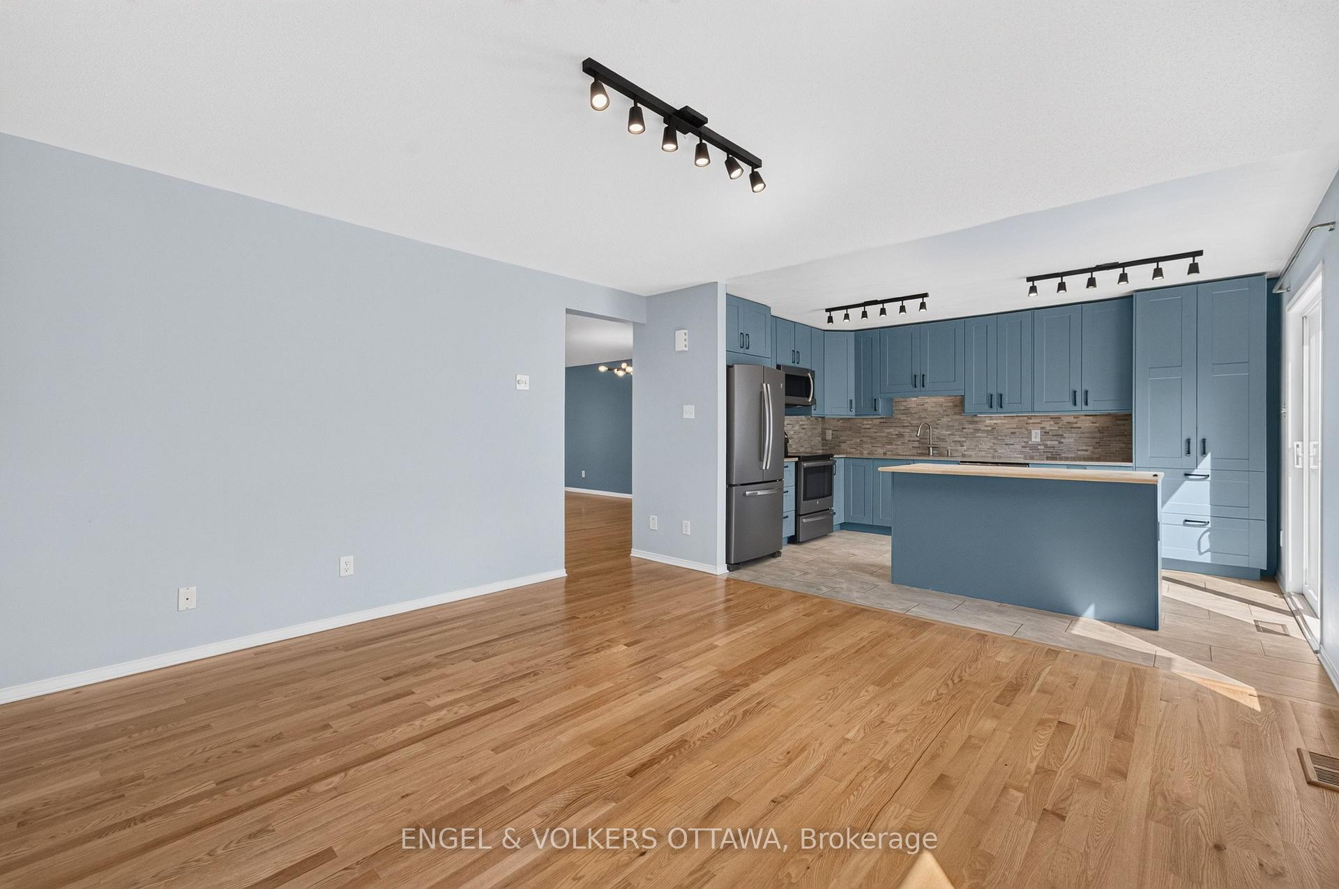 Photo 14 of 2123 Esprit Drive, Ottawa, Avalon East — HOMEH