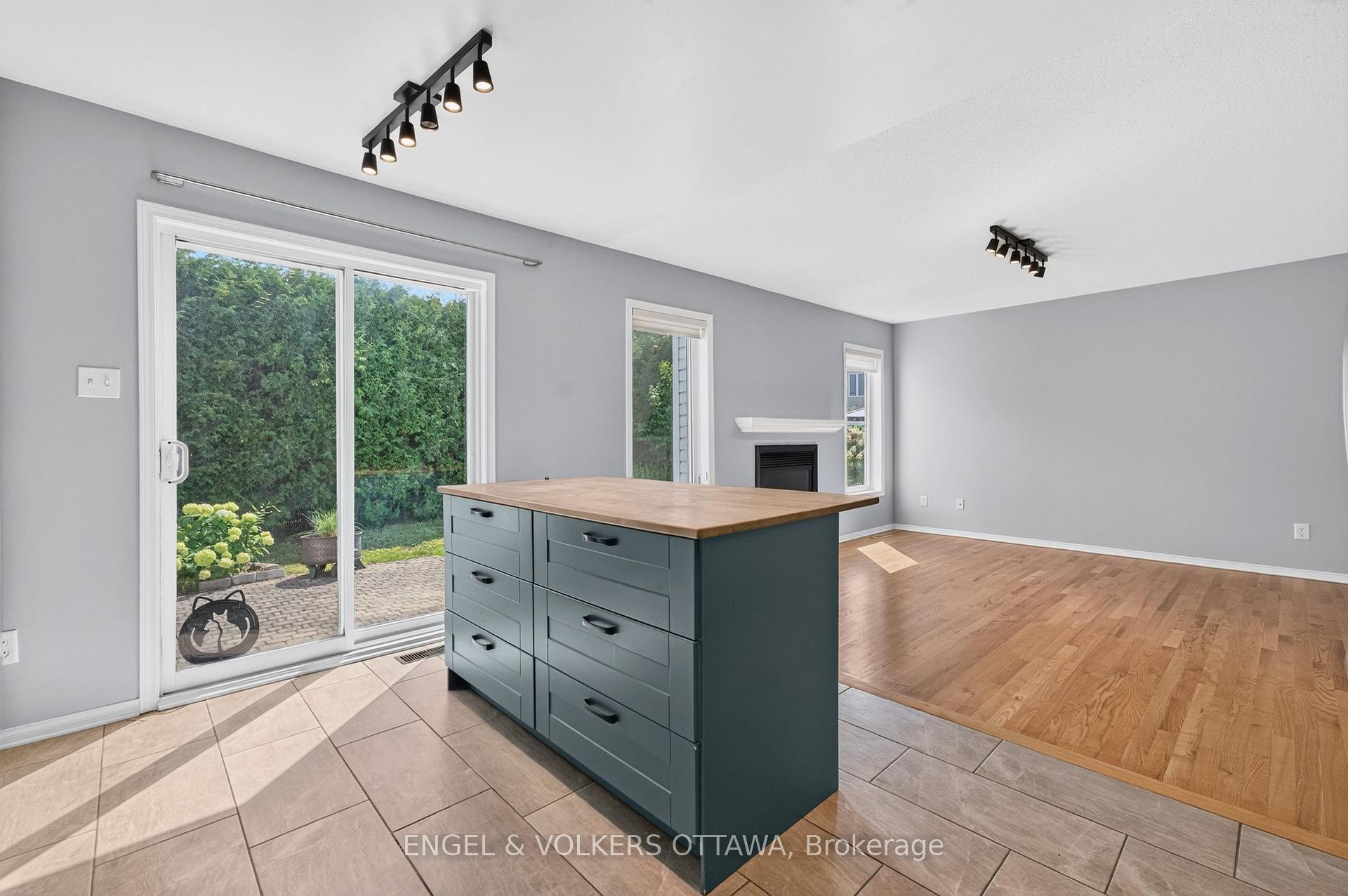 Photo 20 of 2123 Esprit Drive, Ottawa, Avalon East — HOMEH