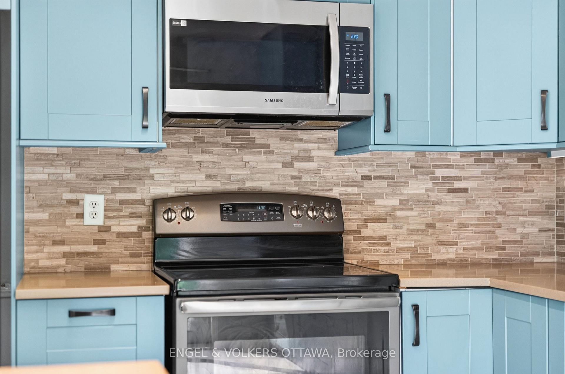 Photo 25 of 2123 Esprit Drive, Ottawa, Avalon East — HOMEH
