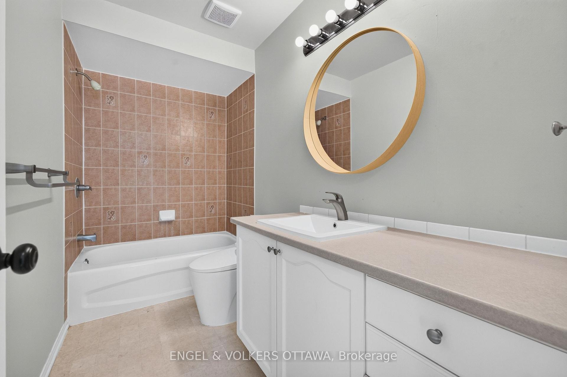 Photo 36 of 2123 Esprit Drive, Ottawa, Avalon East — HOMEH