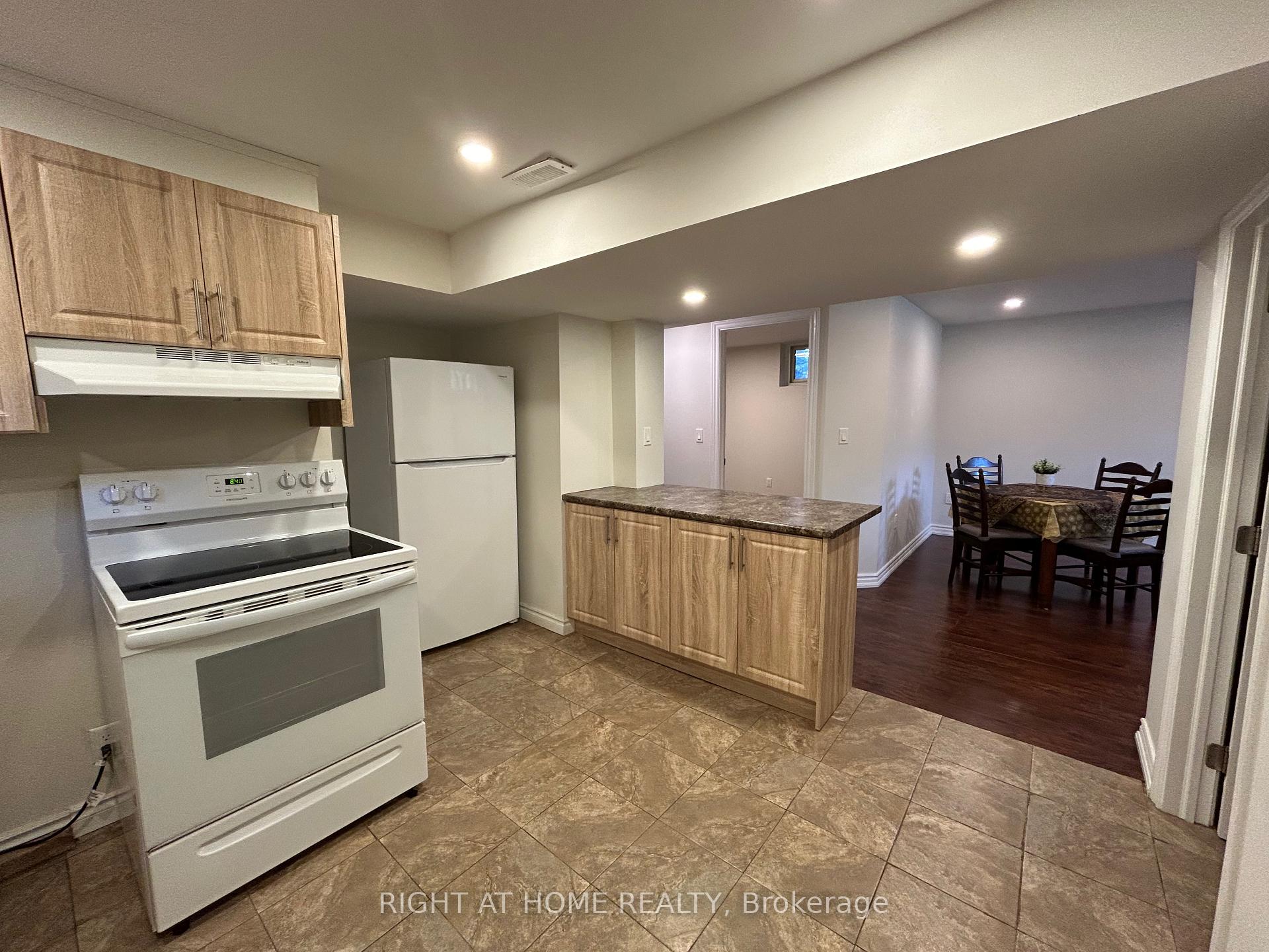 Photo 5 of 36 Aurora Heights Drive, Aurora, Aurora Heights — HOMEH