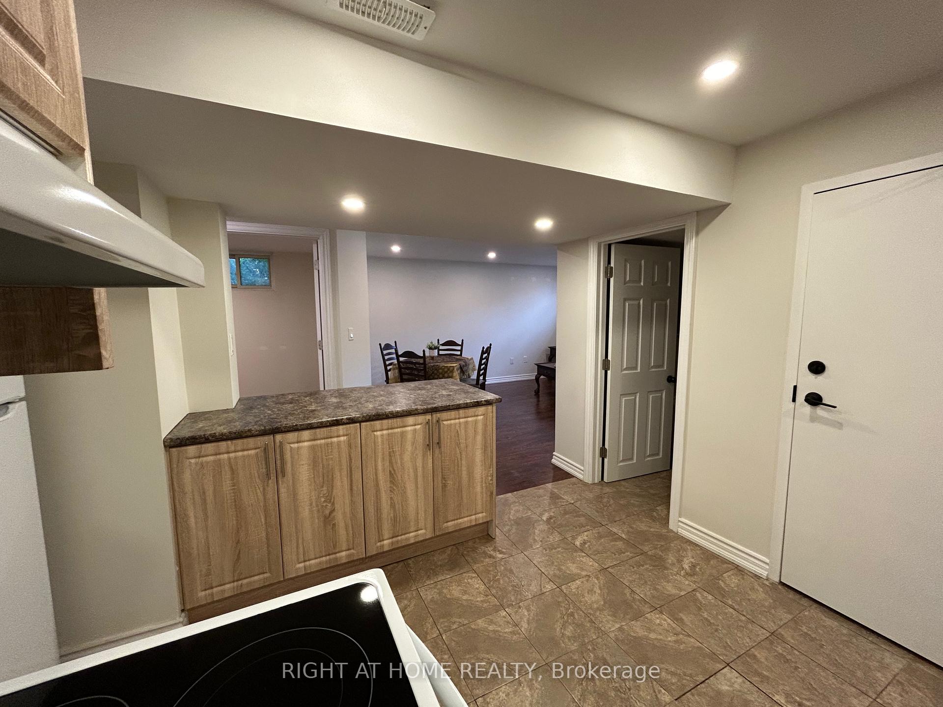 Photo 7 of 36 Aurora Heights Drive, Aurora, Aurora Heights — HOMEH