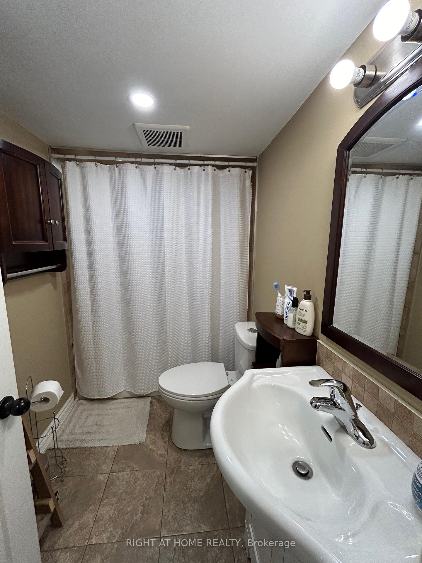 Photo 10 of 36 Aurora Heights Drive, Aurora, Aurora Heights — HOMEH
