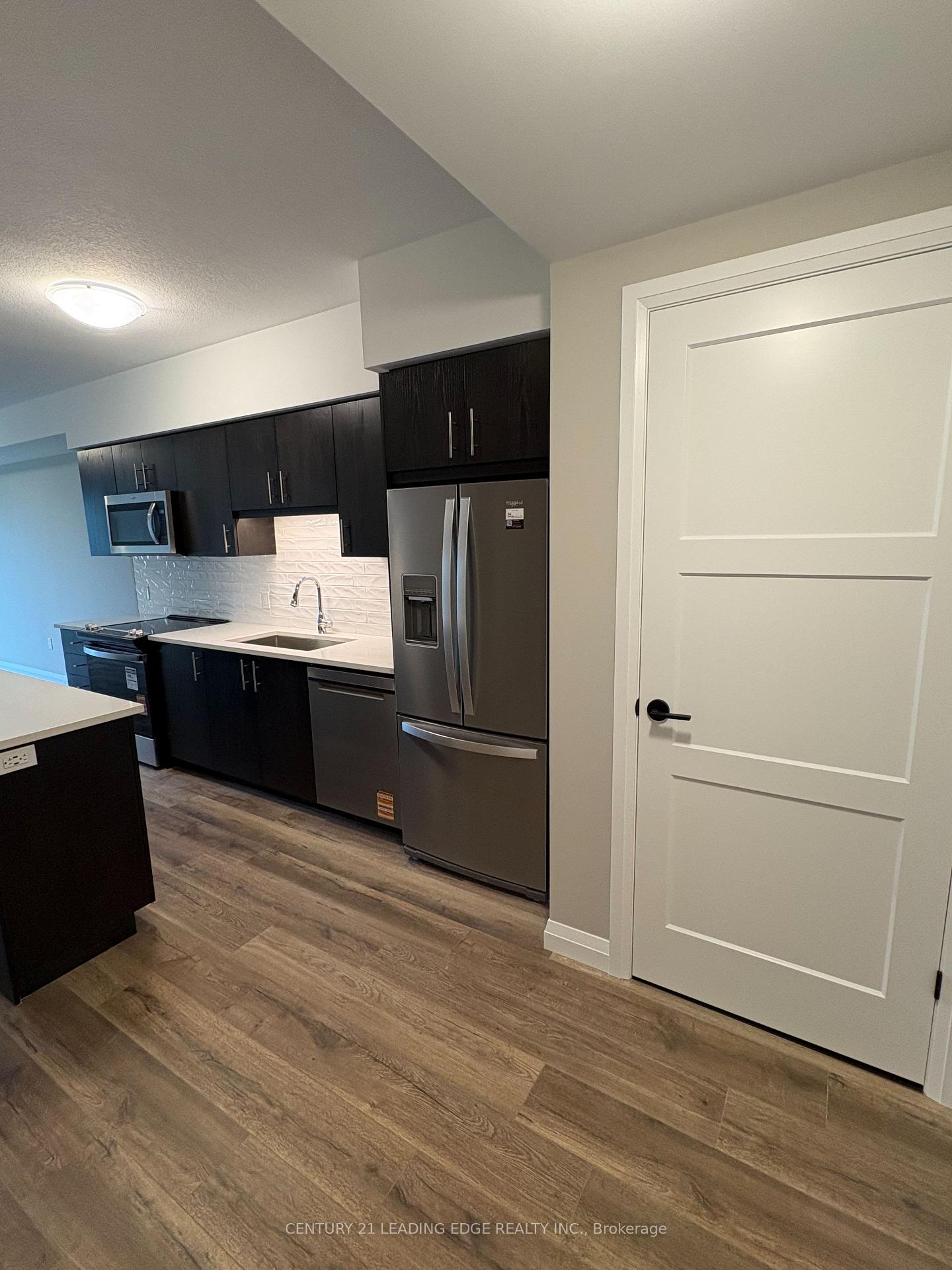 Photo 3 of Unit 908, 93 Arthur Street, Guelph, St. Patrick's Ward — HOMEH