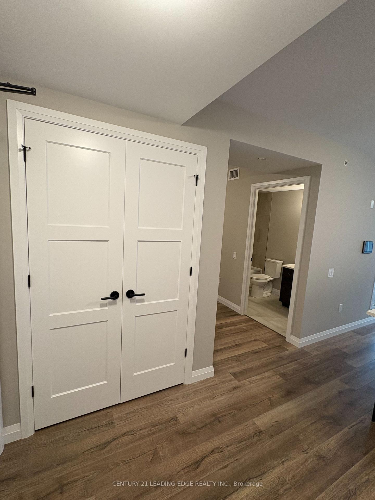 Photo 5 of Unit 908, 93 Arthur Street, Guelph, St. Patrick's Ward — HOMEH