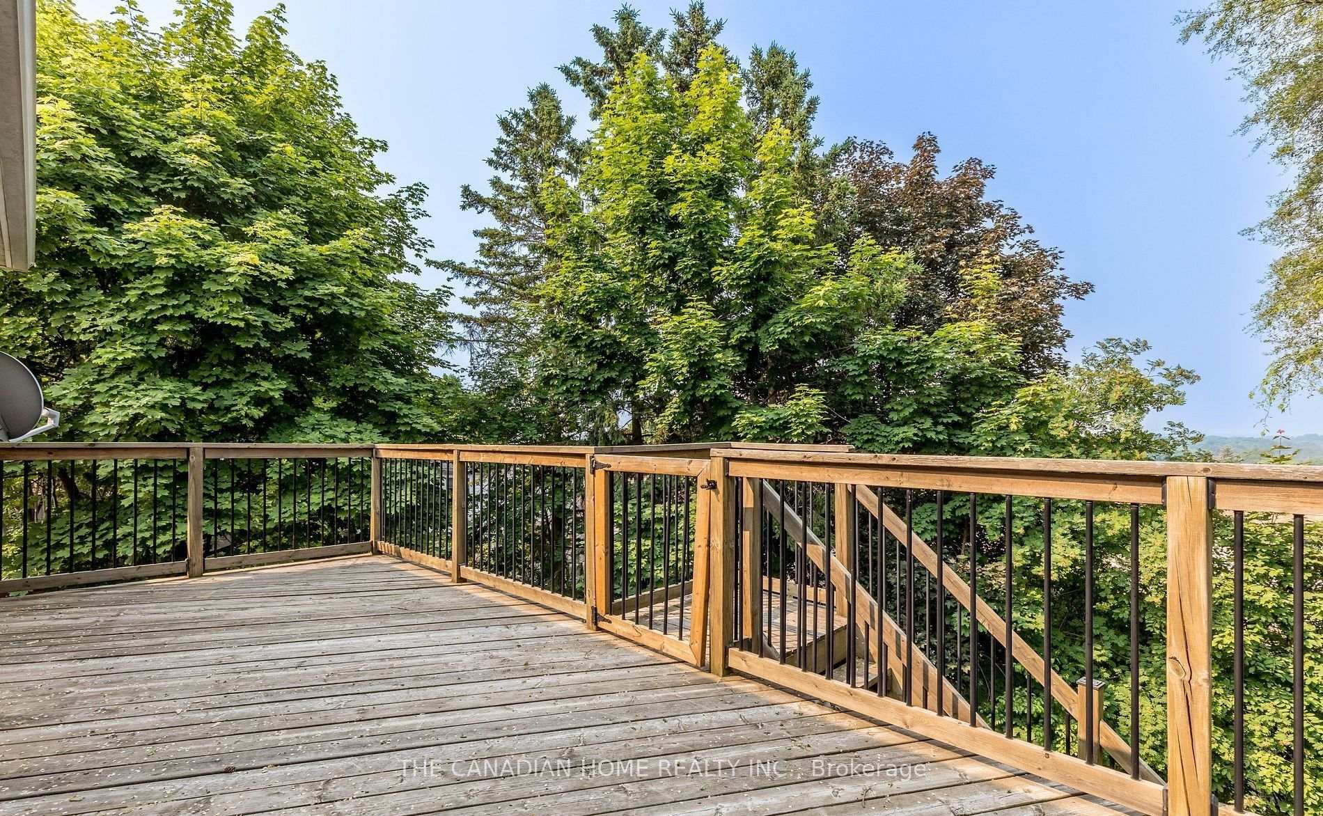Photo 13 of 802 Pam Crescent, Newmarket, Huron Heights-Leslie Valley — HOMEH
