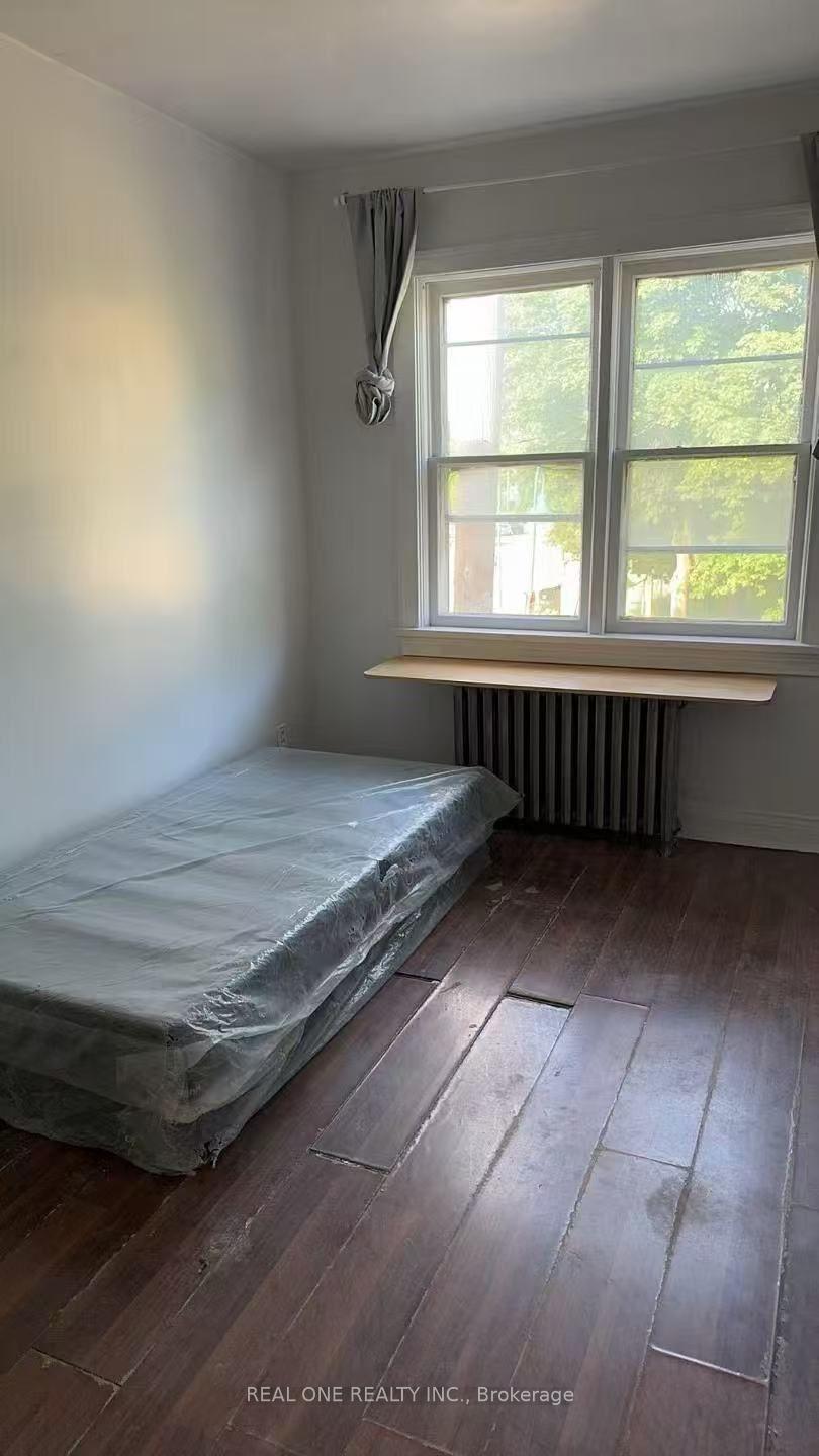 Front of Unit Room1, 3287 Lake Shore Boulevard
