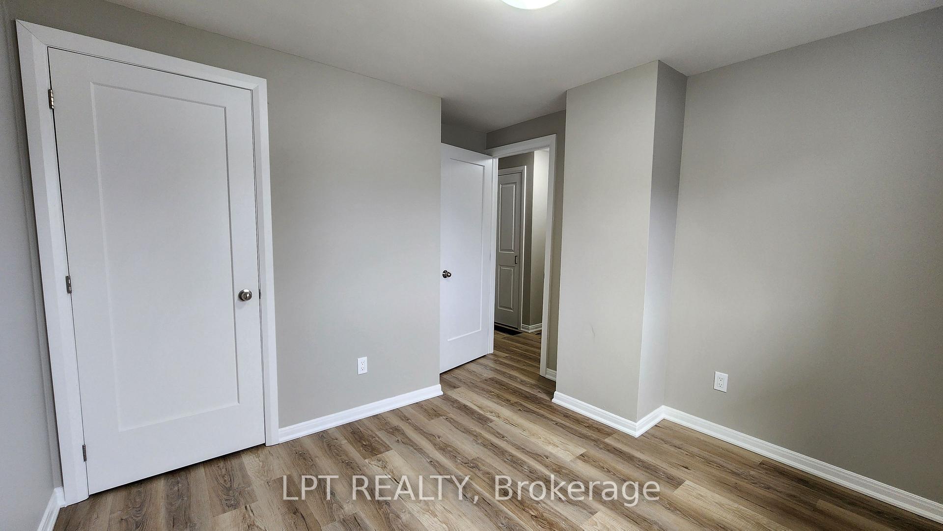 Photo 17 of 38 Chaucer Crescent, Barrie, Letitia Heights — HOMEH