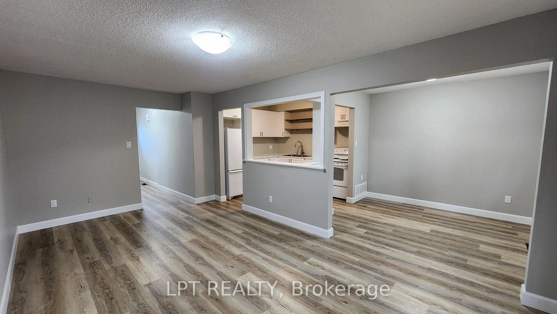 Photo 25 of 38 Chaucer Crescent, Barrie, Letitia Heights — HOMEH