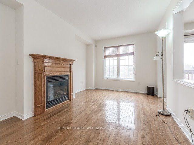 Photo 5 of 114 River Rock Crescent, Brampton, Fletcher's Meadow — HOMEH