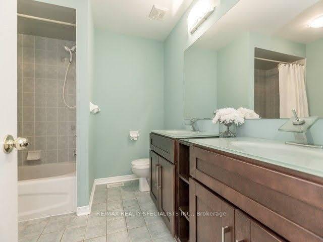 Photo 8 of 114 River Rock Crescent, Brampton, Fletcher's Meadow — HOMEH