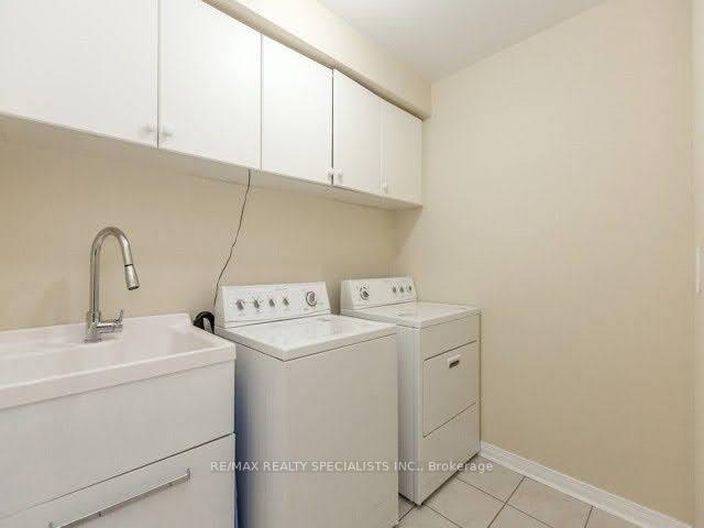 Photo 10 of 114 River Rock Crescent, Brampton, Fletcher's Meadow — HOMEH