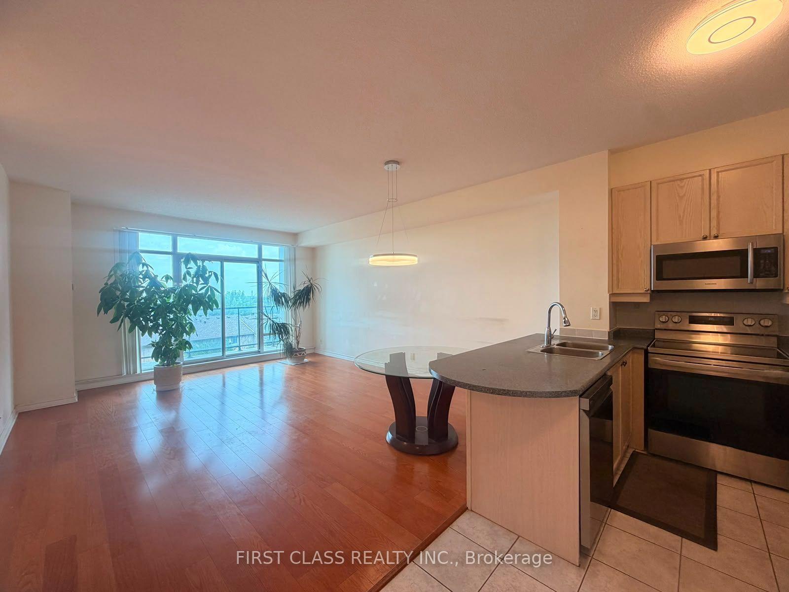 Photo 3 of Unit 422, 11121 Yonge Street, Richmond Hill, Devonsleigh — HOMEH