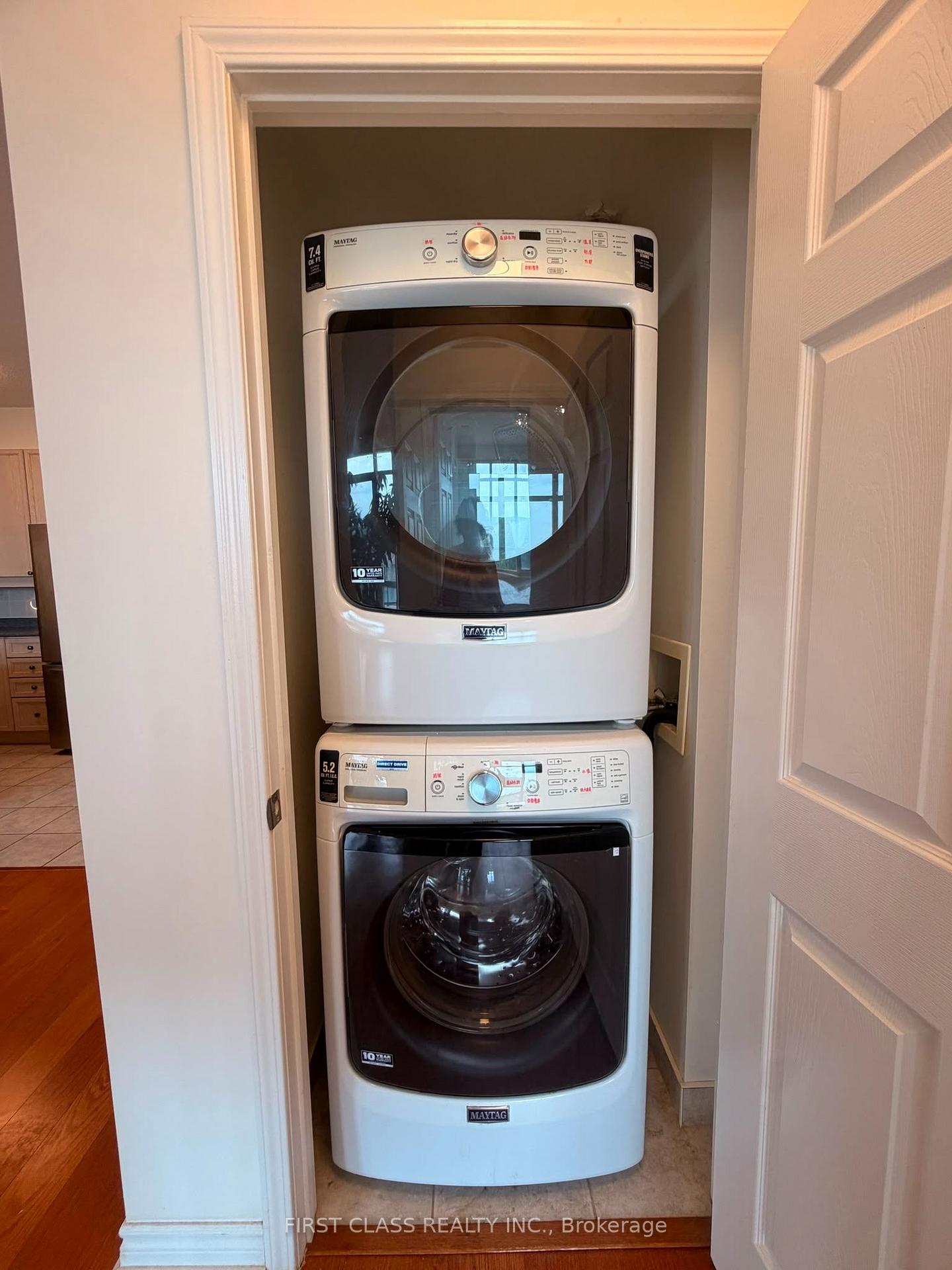 Photo 13 of Unit 422, 11121 Yonge Street, Richmond Hill, Devonsleigh — HOMEH