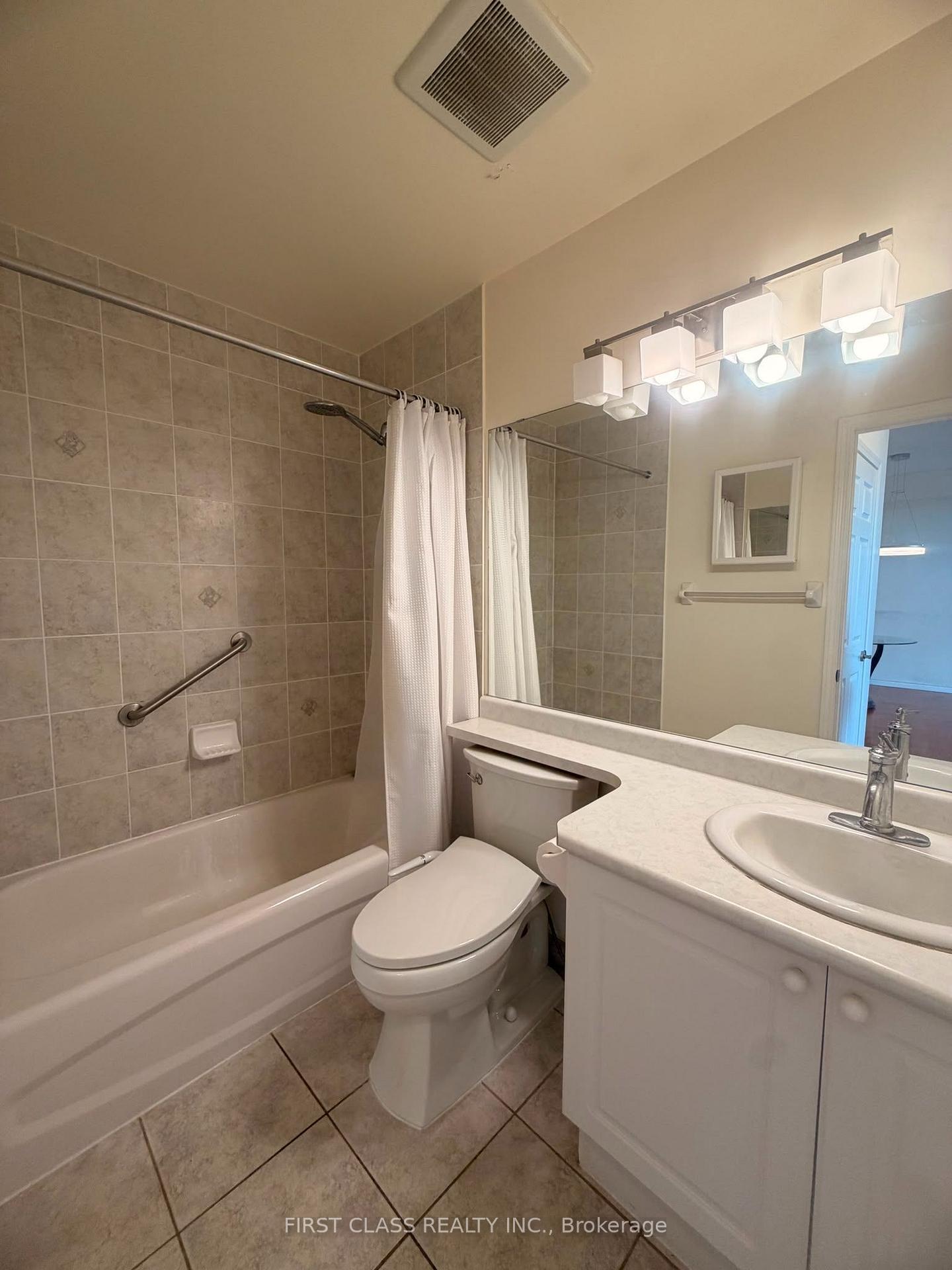 Photo 14 of Unit 422, 11121 Yonge Street, Richmond Hill, Devonsleigh — HOMEH
