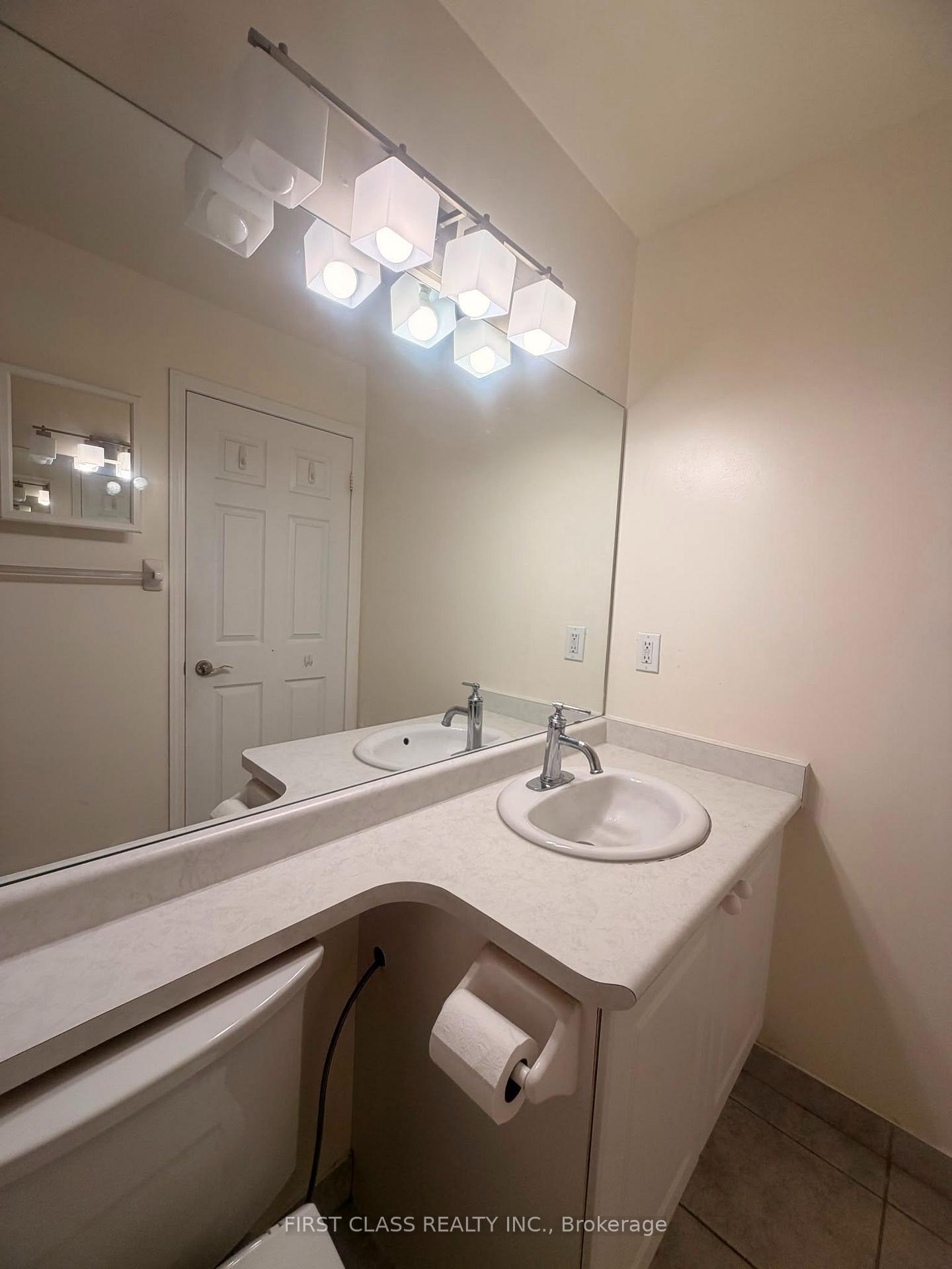 Photo 15 of Unit 422, 11121 Yonge Street, Richmond Hill, Devonsleigh — HOMEH