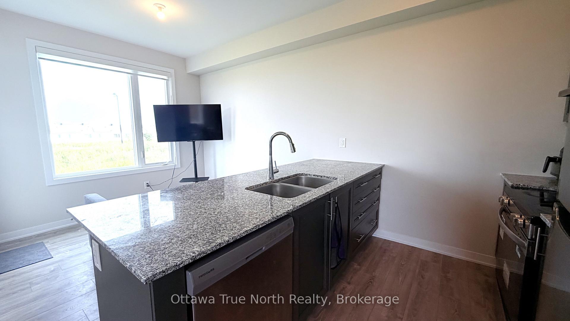 Photo 10 of 875 Andesite Terrace, Ottawa, Barrhaven - Half Moon Bay — HOMEH