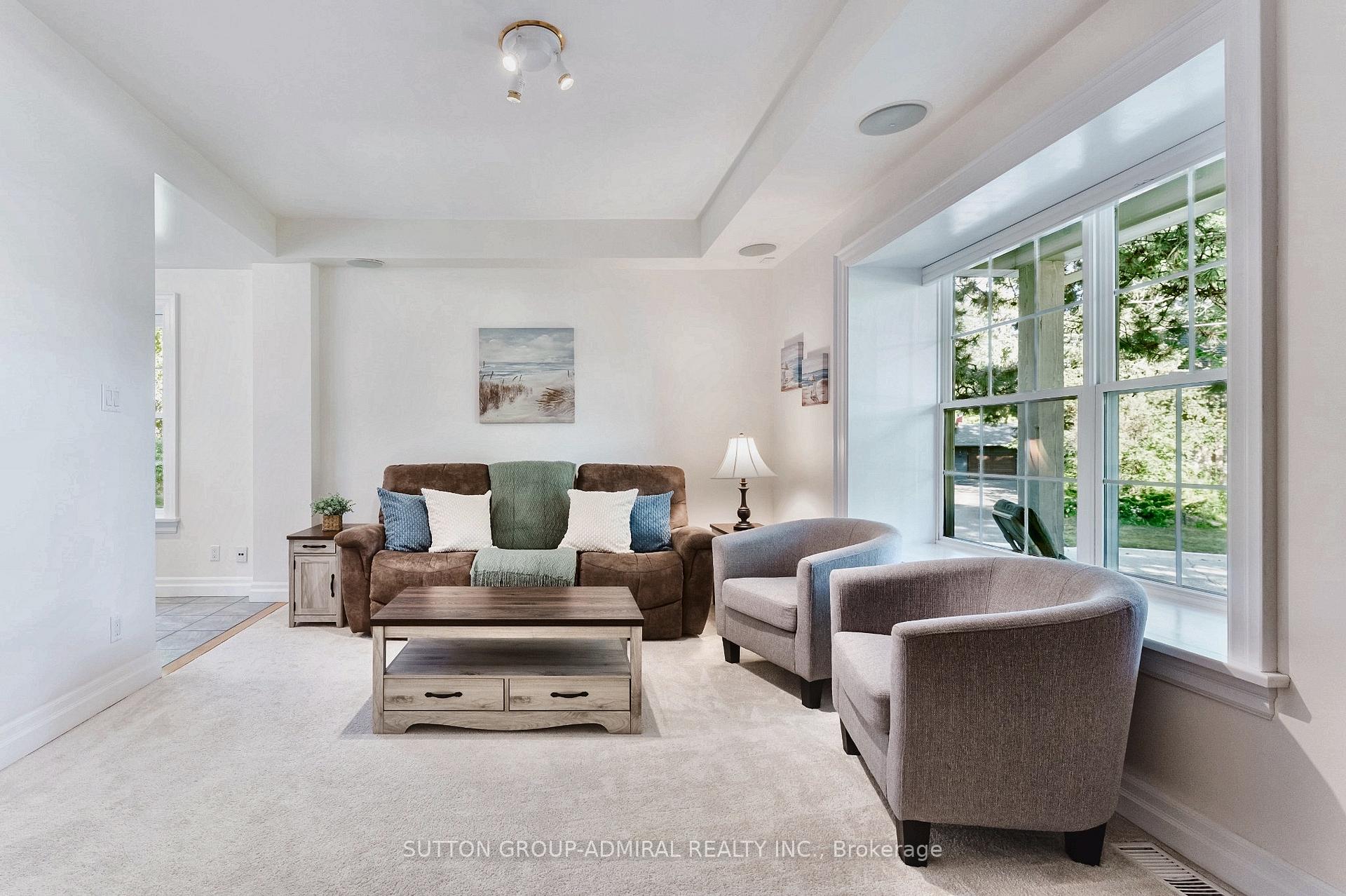 Photo 7 of 54 Starlight Crescent, Richmond Hill, Mill Pond — HOMEH