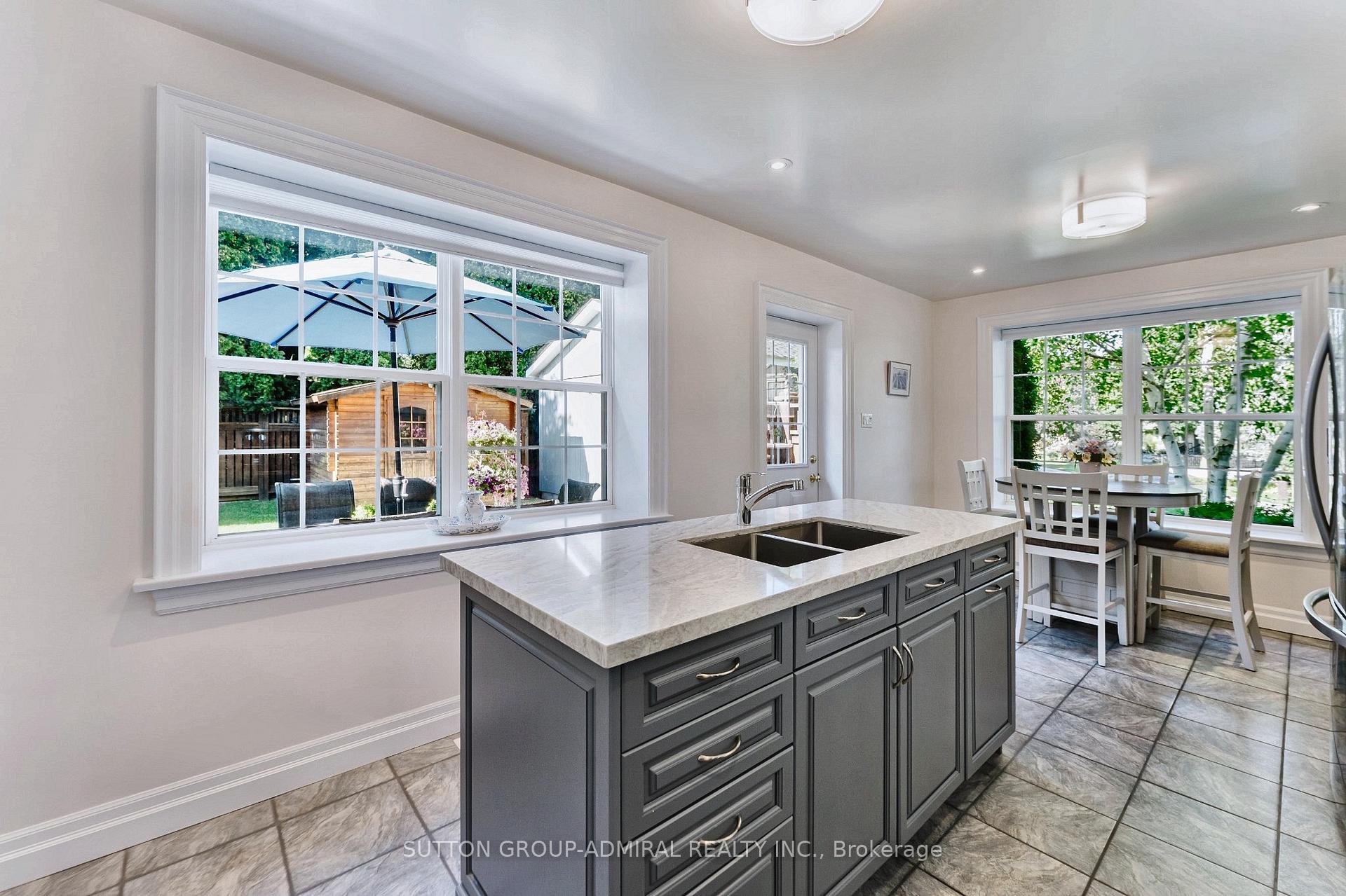 Photo 11 of 54 Starlight Crescent, Richmond Hill, Mill Pond — HOMEH