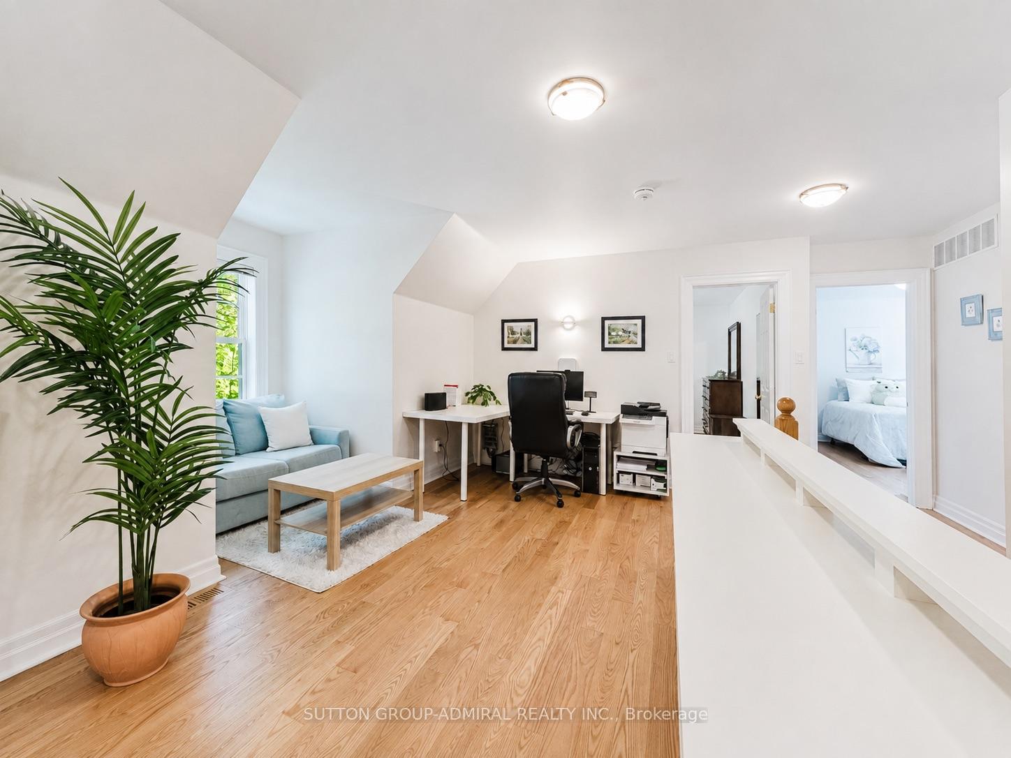 Photo 17 of 54 Starlight Crescent, Richmond Hill, Mill Pond — HOMEH