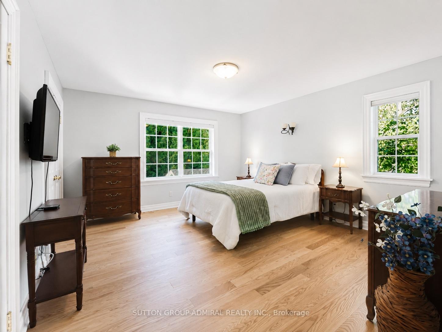 Photo 18 of 54 Starlight Crescent, Richmond Hill, Mill Pond — HOMEH