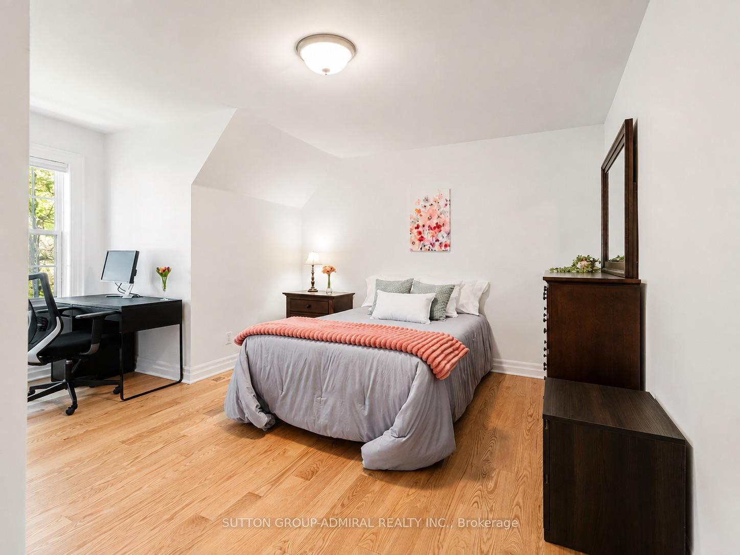 Photo 20 of 54 Starlight Crescent, Richmond Hill, Mill Pond — HOMEH