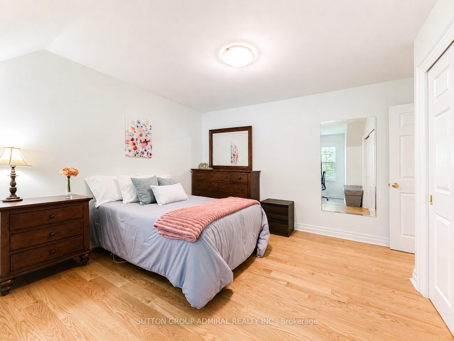 Photo 21 of 54 Starlight Crescent, Richmond Hill, Mill Pond — HOMEH