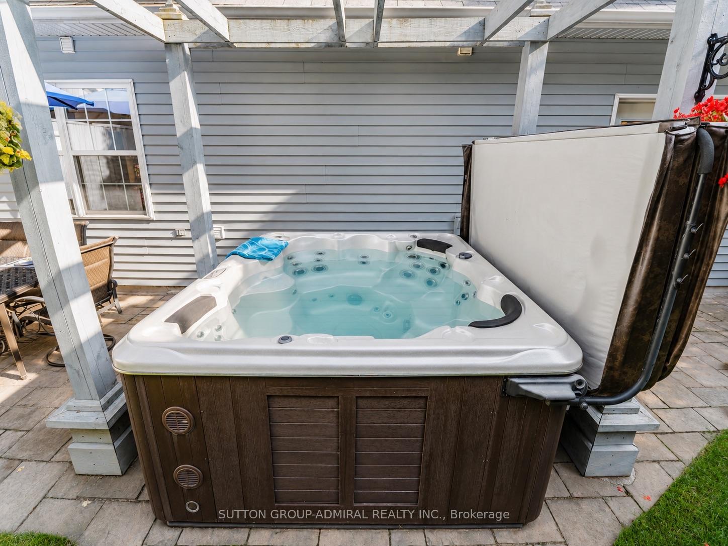 Photo 36 of 54 Starlight Crescent, Richmond Hill, Mill Pond — HOMEH