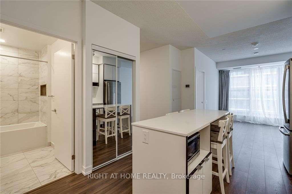 Photo 5 of Unit 415, 4065 Confederation Parkway, Mississauga, City Centre — HOMEH