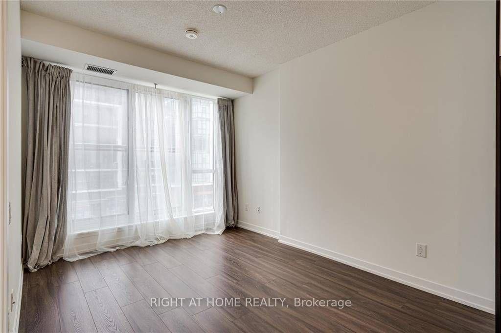 Photo 10 of Unit 415, 4065 Confederation Parkway, Mississauga, City Centre — HOMEH