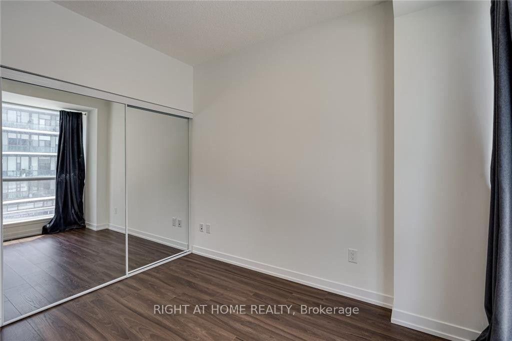 Photo 13 of Unit 415, 4065 Confederation Parkway, Mississauga, City Centre — HOMEH
