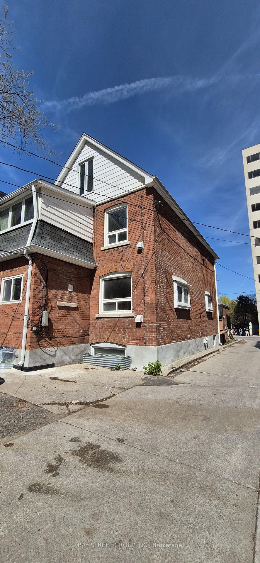Photo 2 of 6 Ferndale Avenue, Toronto, Rosedale-Moore Park — HOMEH