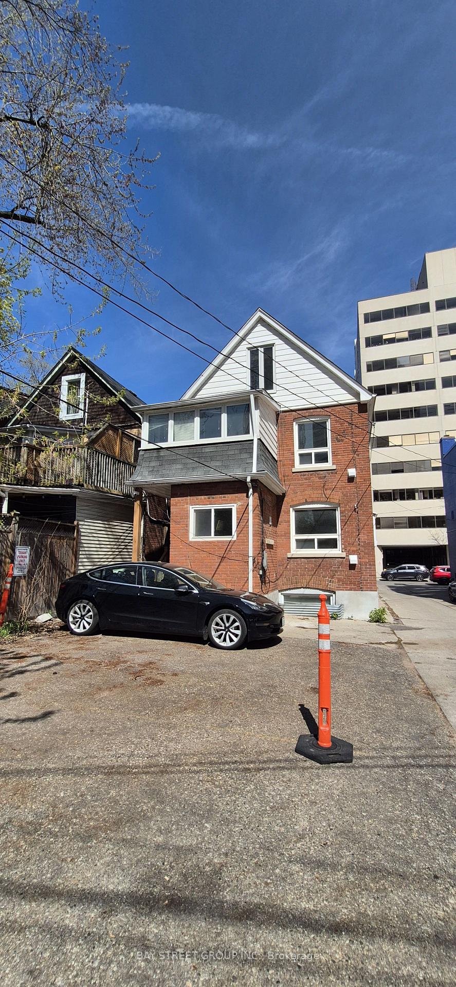 Photo 3 of 6 Ferndale Avenue, Toronto, Rosedale-Moore Park — HOMEH