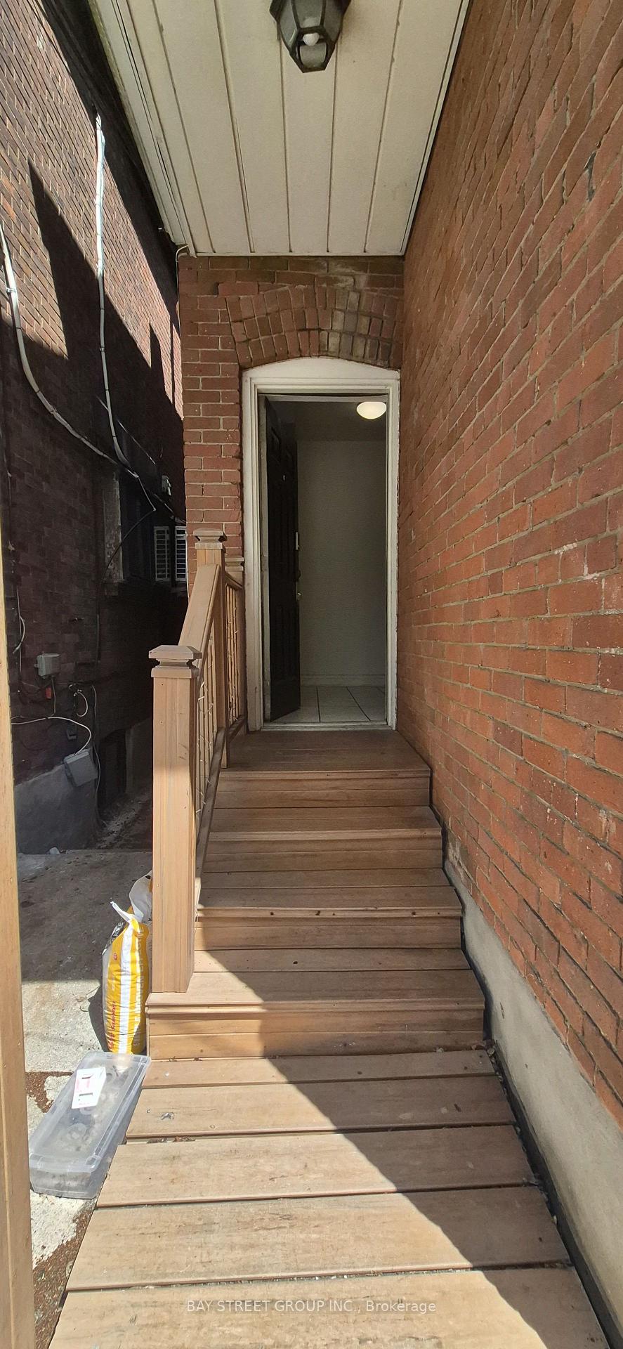 Photo 7 of 6 Ferndale Avenue, Toronto, Rosedale-Moore Park — HOMEH