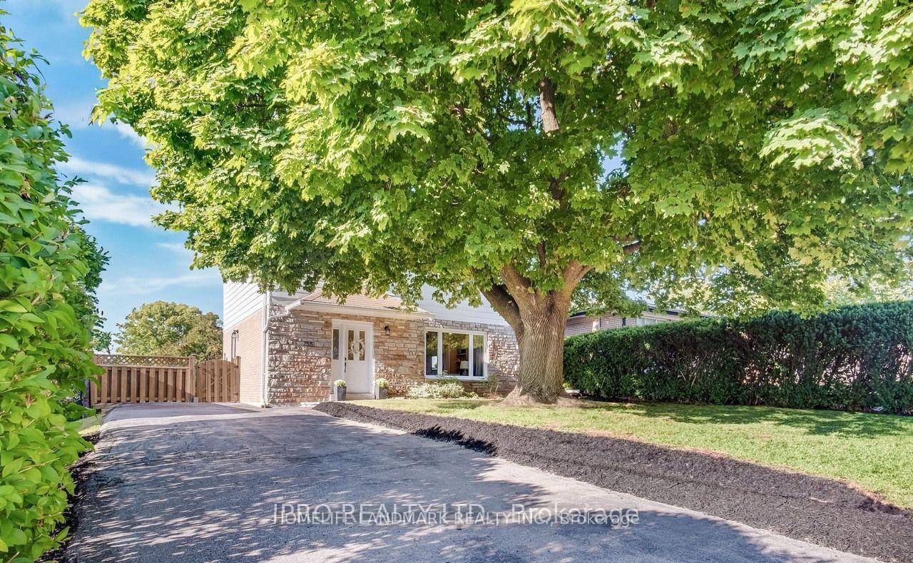 Photo 2 of Unit BSMT, 755 Botany Hill Crescent, Newmarket, Huron Heights-Leslie Valley — HOMEH