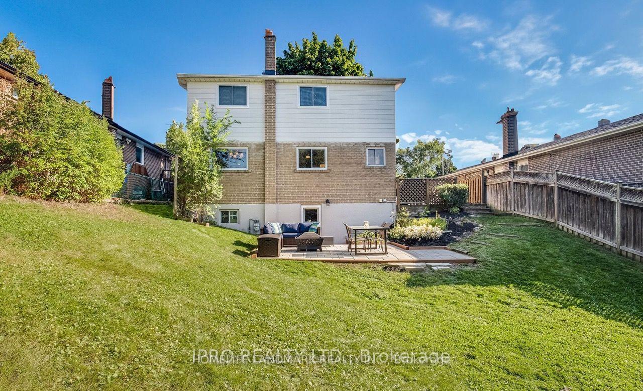 Photo 12 of Unit BSMT, 755 Botany Hill Crescent, Newmarket, Huron Heights-Leslie Valley — HOMEH