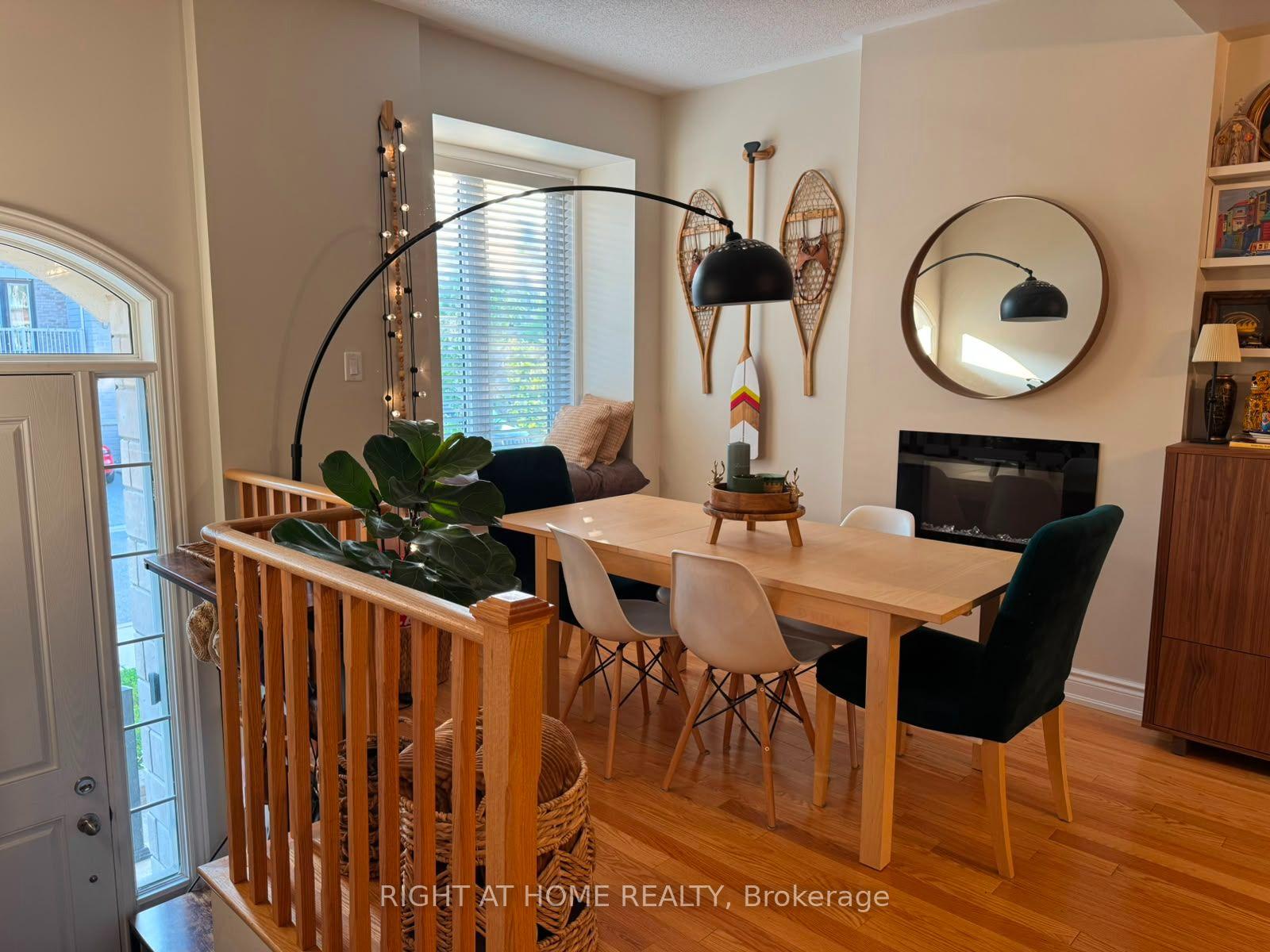 Photo 6 of 31 Edward Horton Crescent, Etobicoke, Islington-City Centre West — HOMEH