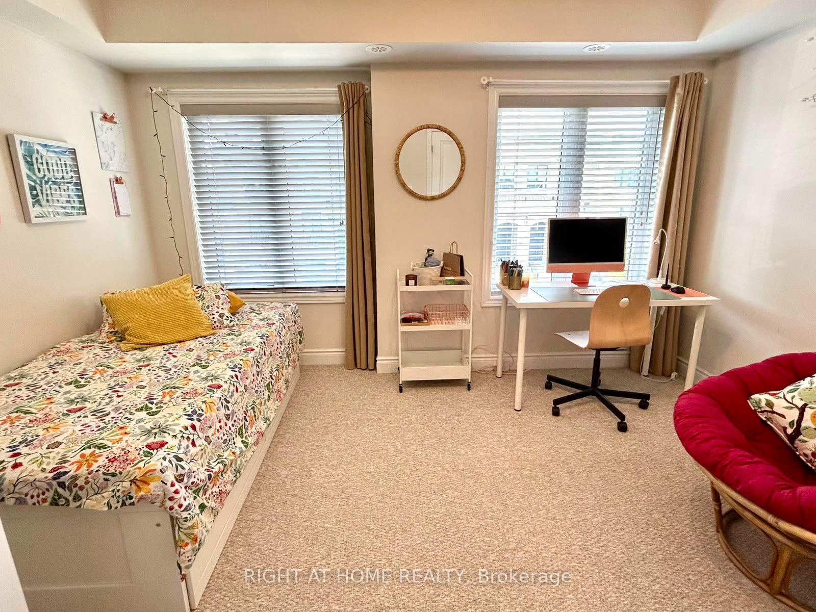 Photo 13 of 31 Edward Horton Crescent, Etobicoke, Islington-City Centre West — HOMEH