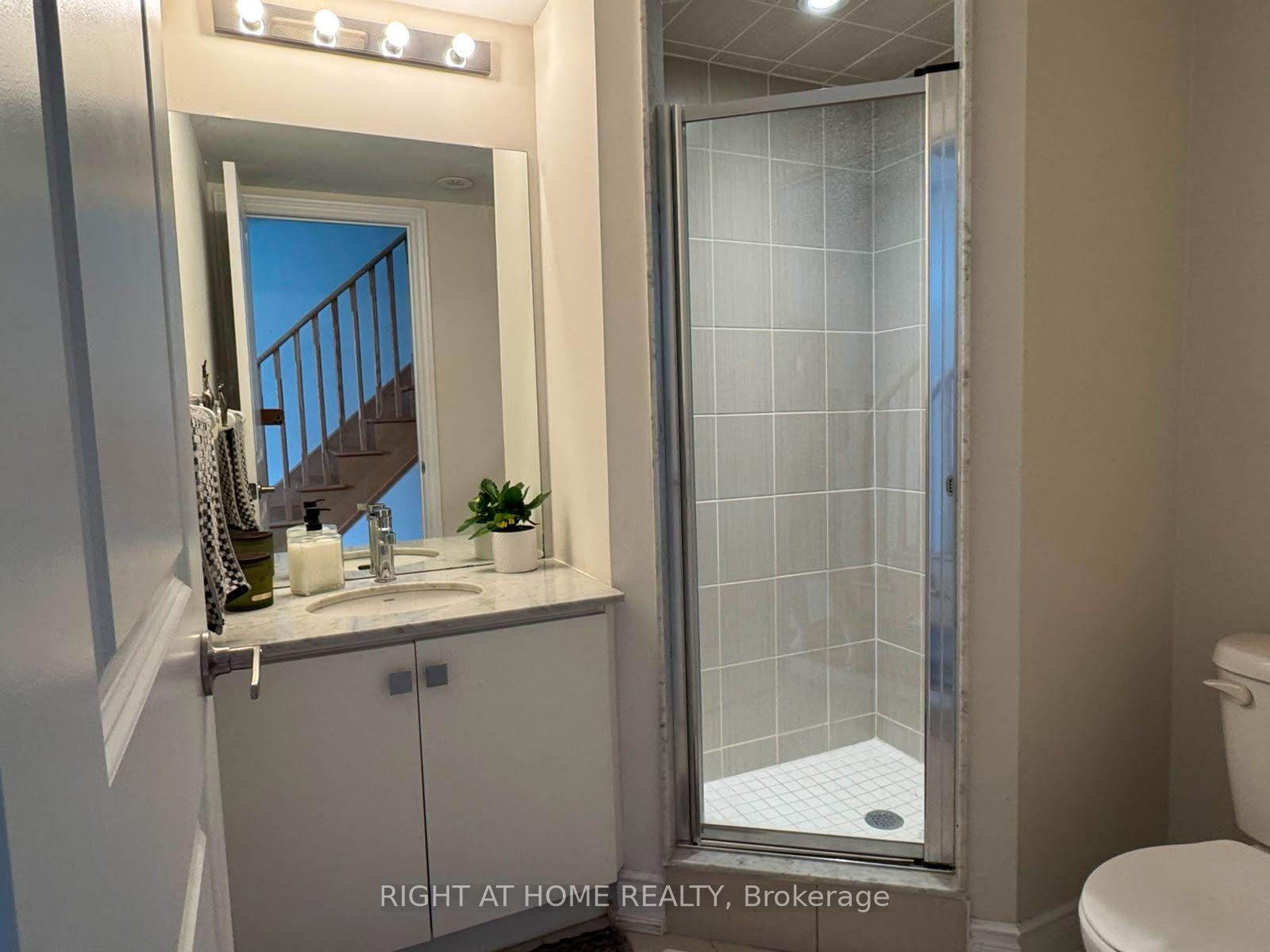 Photo 14 of 31 Edward Horton Crescent, Etobicoke, Islington-City Centre West — HOMEH