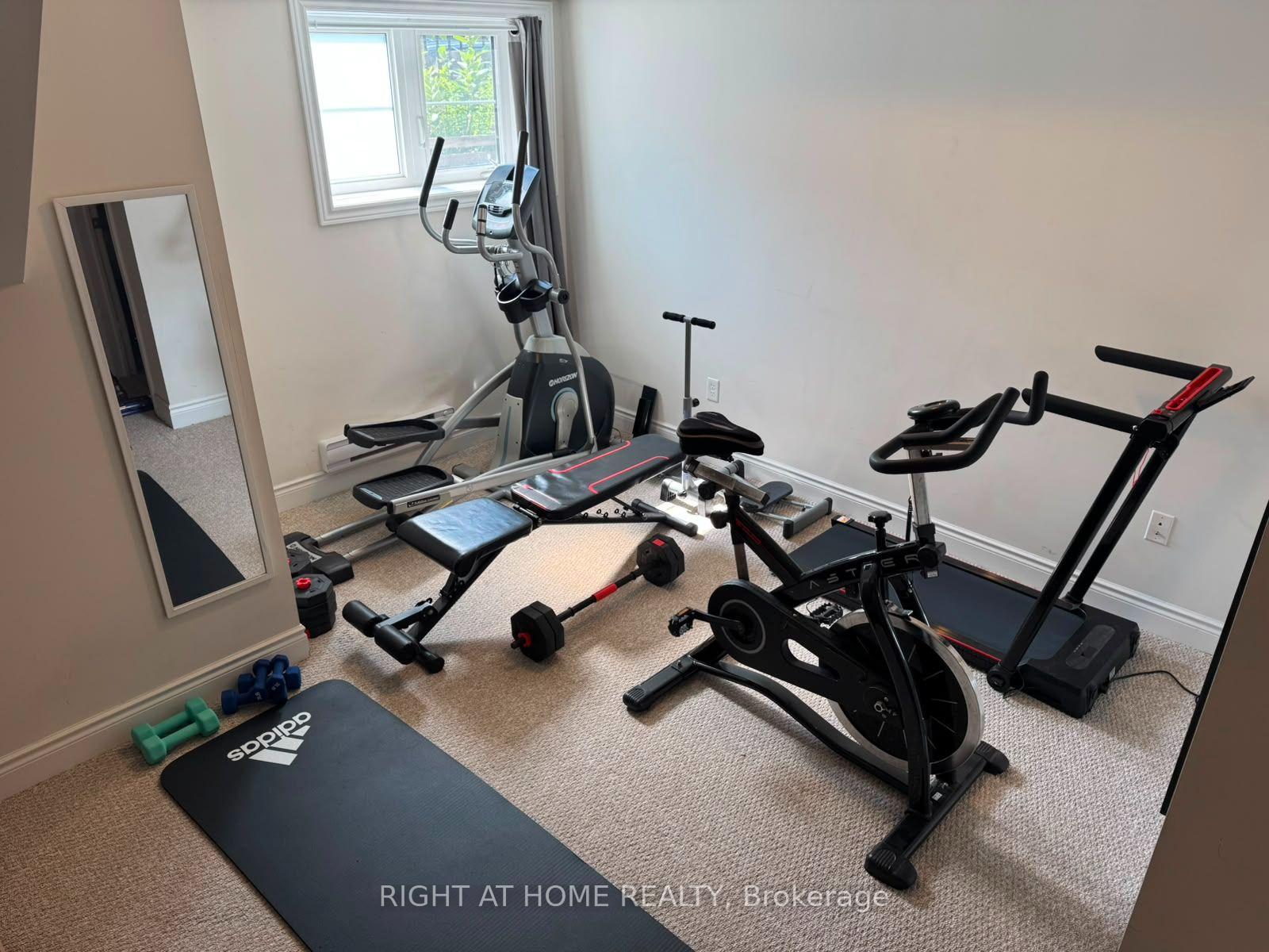 Photo 24 of 31 Edward Horton Crescent, Etobicoke, Islington-City Centre West — HOMEH