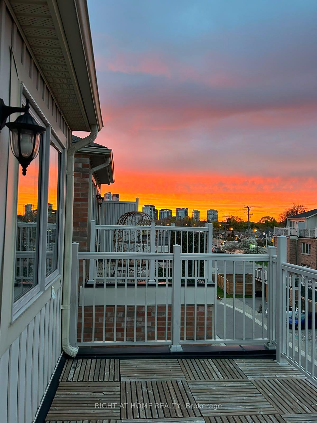 Photo 26 of 31 Edward Horton Crescent, Etobicoke, Islington-City Centre West — HOMEH