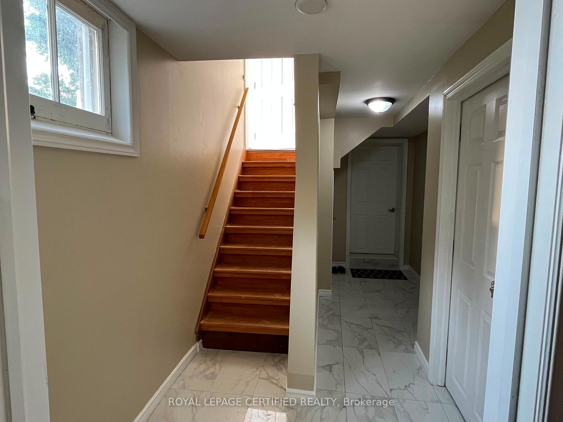Photo 2 of Unit Bsmt, 848 Garth Street, Hamilton, Westcliffe — HOMEH