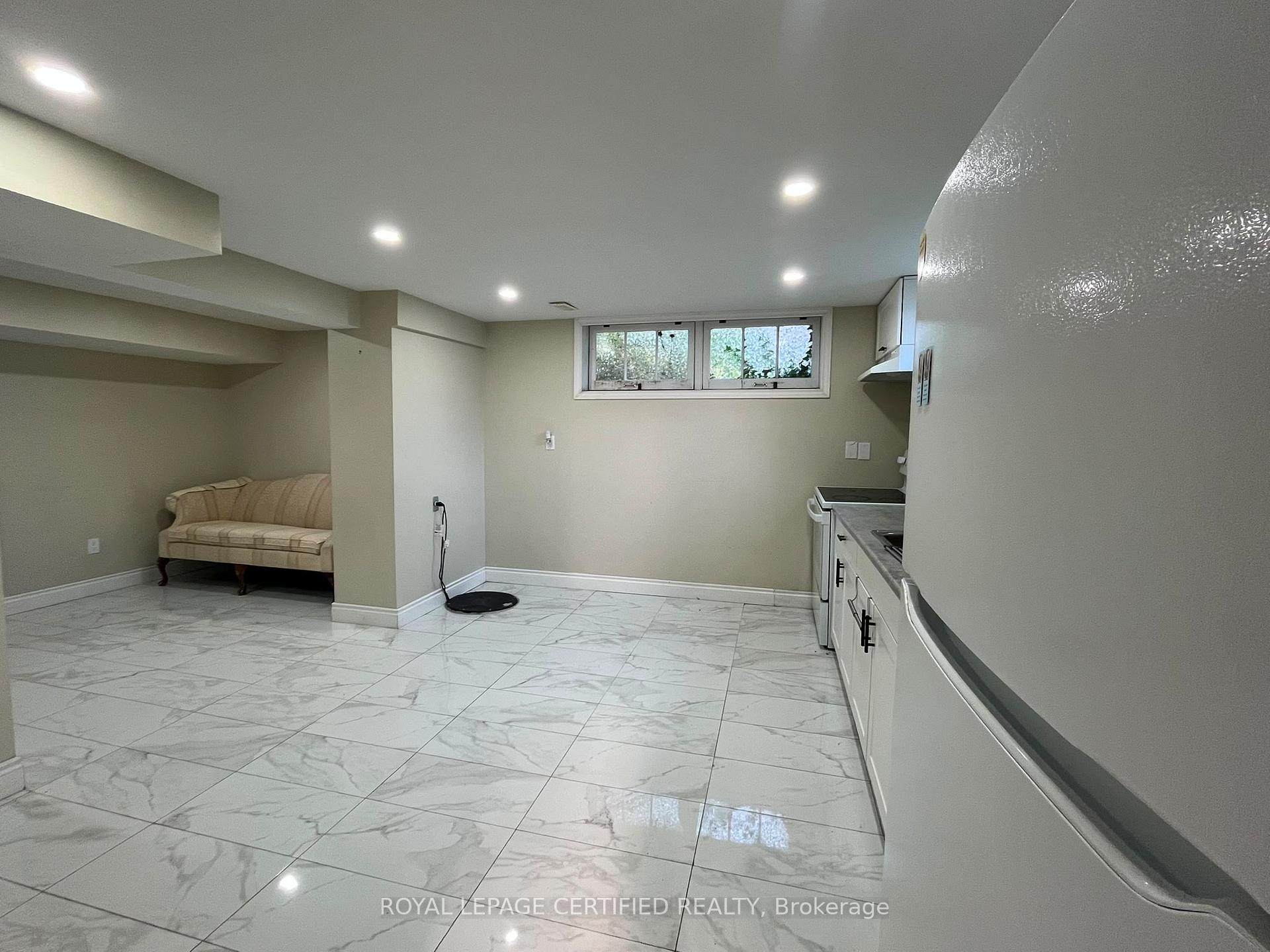 Photo 3 of Unit Bsmt, 848 Garth Street, Hamilton, Westcliffe — HOMEH